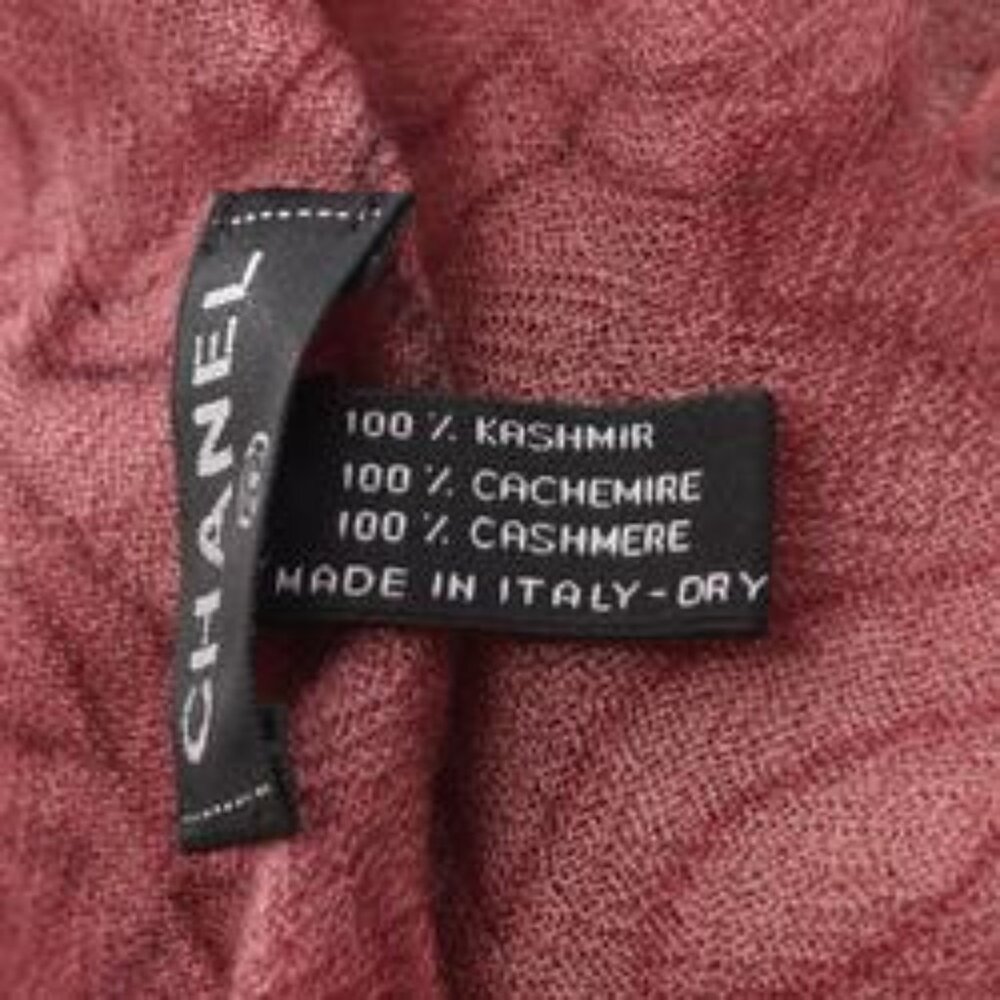 Chanel Coco Mark Clover Cashmere Scarf/Shawl for Women in OMBRE Magenta multi - Picture 4 of 5